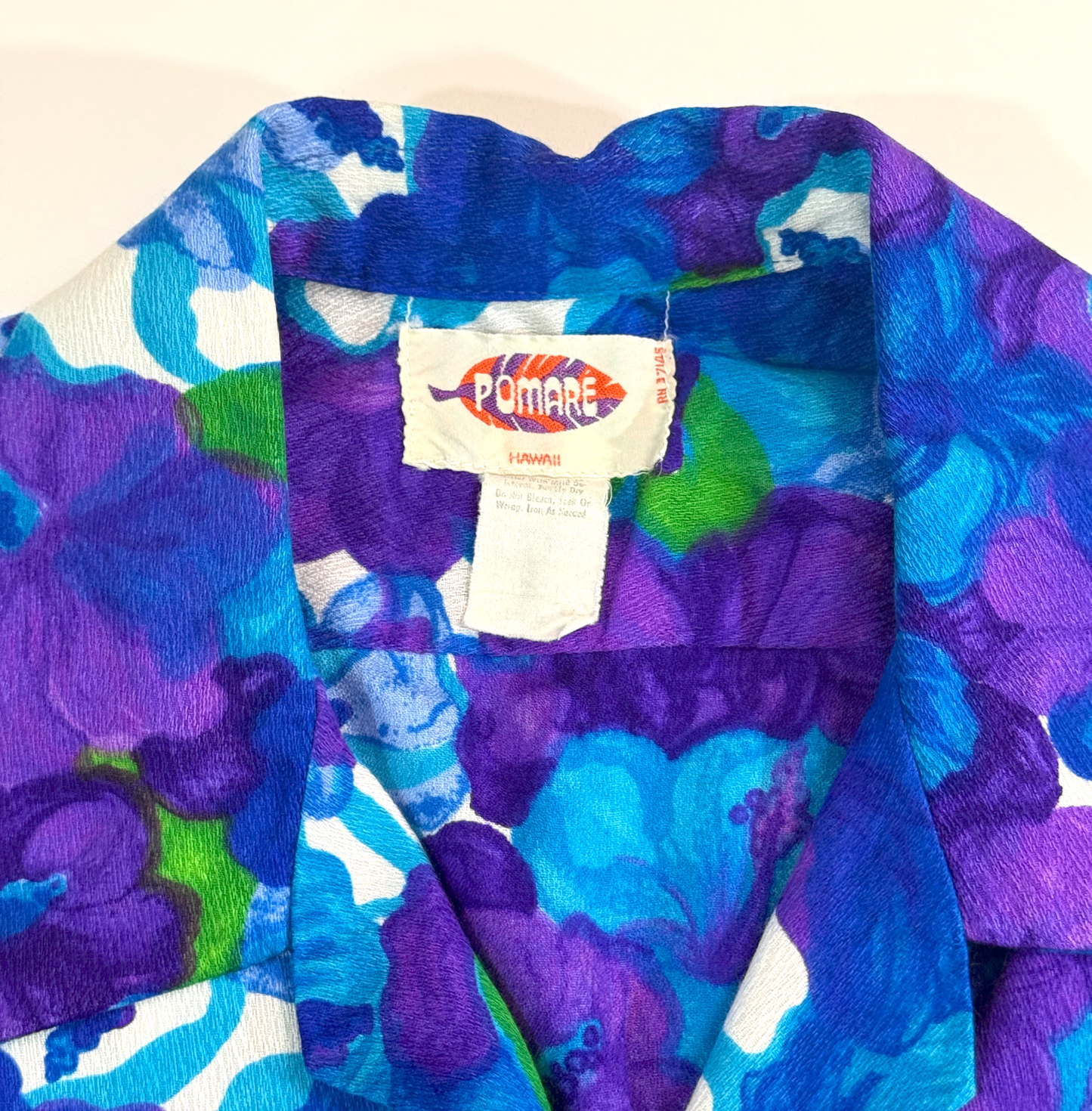 Vintage 1960's Pomare Hawaiian Blue and Purple Button Down Hawaiian Shirt - Large