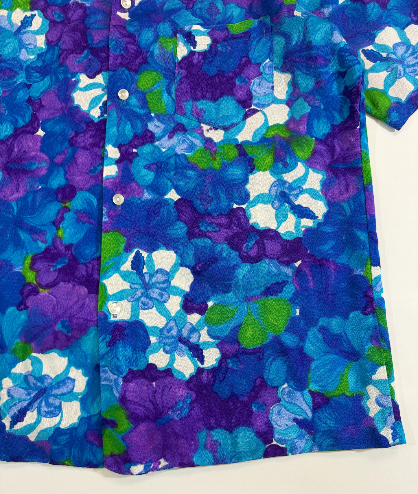 Vintage 1960's Pomare Hawaiian Blue and Purple Button Down Hawaiian Shirt - Large